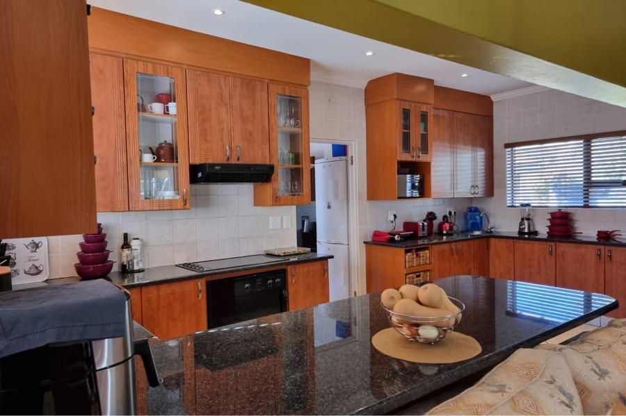 3 Bedroom Property for Sale in WestLake Country Safari Estate North West